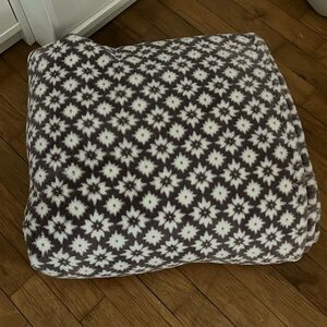 Casual living plush throw purple 60”x70”